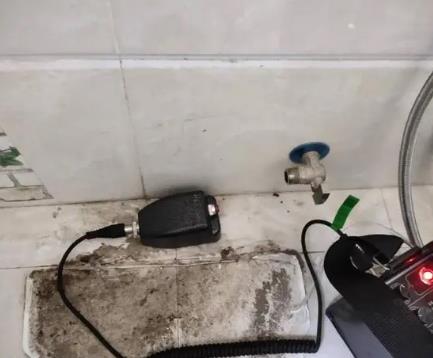 自贡市屋顶漏水维修公司分享下卫生间漏水的危害及解决方法